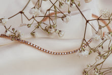 Load image into Gallery viewer, Stunning necklace with pink diamonds