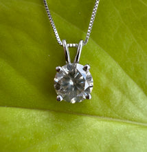 Load image into Gallery viewer, 14 ct. white gold necklace with 1,27 ct. diamond
