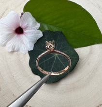 Load image into Gallery viewer, Gold ring in 14 ct. rose gold with 0,56 tcw. natural diamonds.
