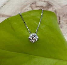 Load image into Gallery viewer, Necklace in 14 ct. white gold with a 0,55 ct. diamond
