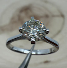 Load image into Gallery viewer, Ring in 14 ct. white gold with 1,02 ct. diamond.
