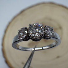 Load image into Gallery viewer, 14 ct. white gold ring with 0,77 ct. natural diamonds
