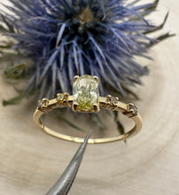 Load image into Gallery viewer, Ring in 14 ct. gold with 0,39 tcw. diamonds.
