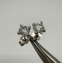 Load image into Gallery viewer, Stud earrings in 14 ct. white gold with 0,60 tcw. diamonds
