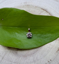 Load image into Gallery viewer, Pendant in 14 ct. gold with 0,40 ct. natural diamond
