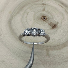 Load image into Gallery viewer, Diamondring in 14 ct. white gold with 1,13 tcw. natural diamonds
