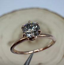Load image into Gallery viewer, Ring in 14 ct. rose gold with one 0,50 ct. natural diamond
