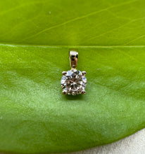 Load image into Gallery viewer, Pendant in 14 ct. gold with 0,40 ct. natural diamond
