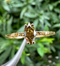 Load image into Gallery viewer, 14 ct. yellow gold ring with 0,32 tcw. diamonds
