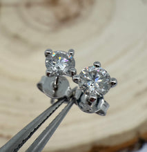 Load image into Gallery viewer, Stud earrings in 14 ct. white gold with 0,60 tcw. diamonds
