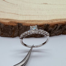 Load image into Gallery viewer, 14 ct. white gold ring with 0,59 tcw. diamonds
