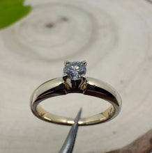 Load image into Gallery viewer, Ring in 14 ct. yellow gold with 0,25 ct. diamond
