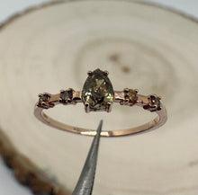 Load image into Gallery viewer, 14 ct. rose gold ring with 0,39 tcw. diamonds
