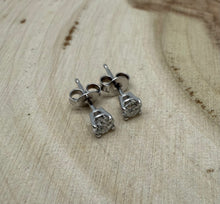 Load image into Gallery viewer, Stud earrings in 14 ct. white gold with 0,50 tcw. diamonds
