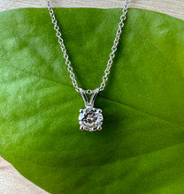 Load image into Gallery viewer, 14 ct. white gold necklace with 0,44 ct. diamond pendant
