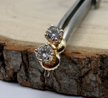 Load image into Gallery viewer, Set of stud earrings
