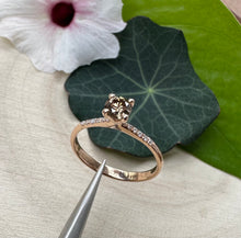 Load image into Gallery viewer, Gold ring in 14 ct. rose gold with 0,56 tcw. natural diamonds.
