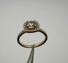 Load image into Gallery viewer, Diamond ring in 14 ct. yellow gold with 0,89 tcw. diamonds
