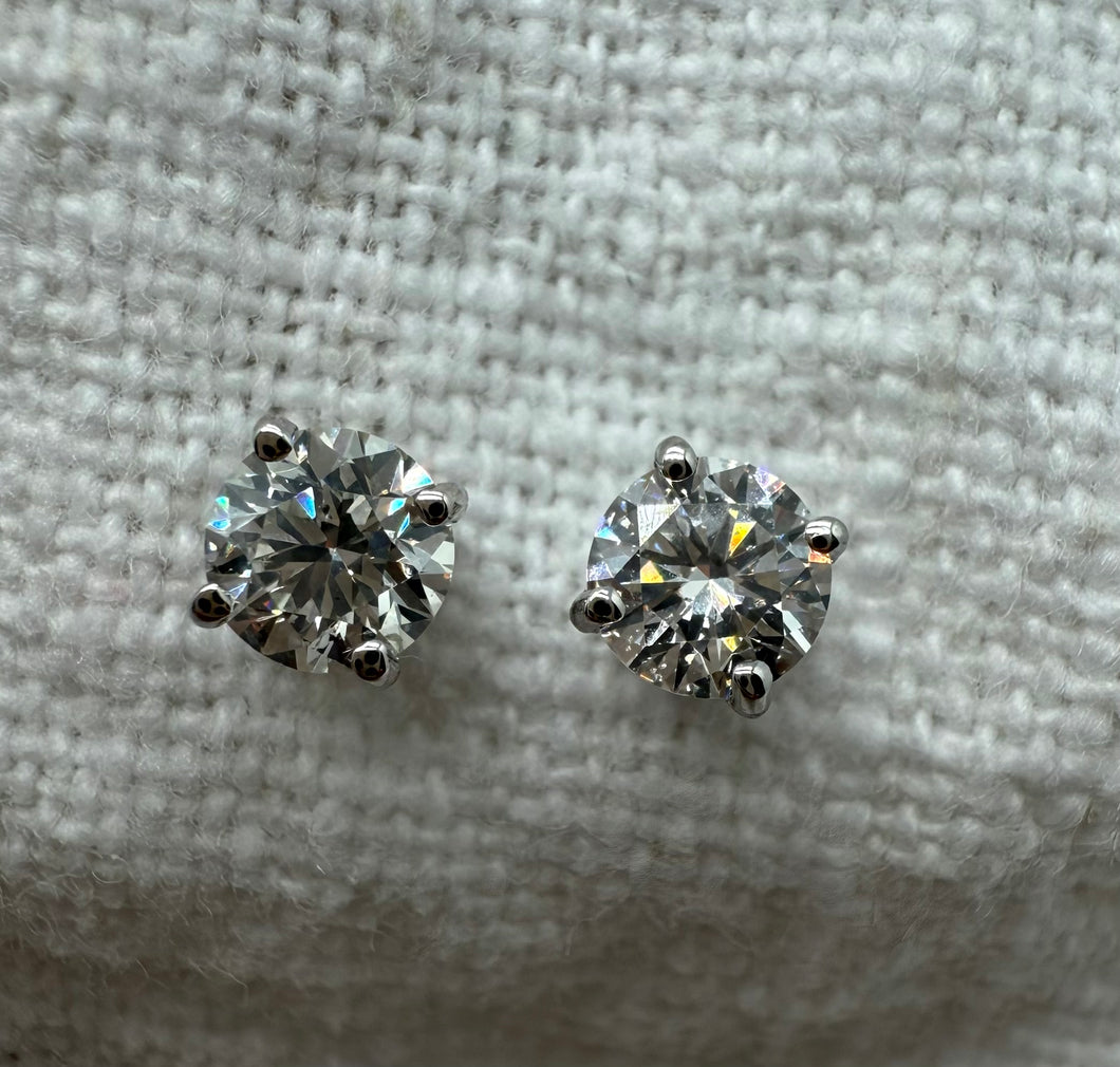 Stud earrings in 14 ct. white gold with 0,50 tcw. diamonds
