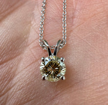 Load image into Gallery viewer, Diamond necklace in 14 ct. white gold with one 0,48 ct. natural diamond
