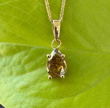 Load image into Gallery viewer, Necklace in 14 ct. gold with a 2,20 ct. diamond pendant.
