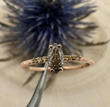 Load image into Gallery viewer, 14 ct. rose gold ring with 0,33 tcw. diamonds
