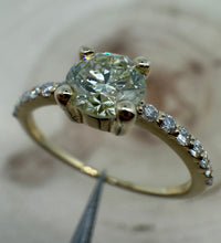 Load image into Gallery viewer, 14 ct. gold ring with 0,74 tcw. diamonds.

