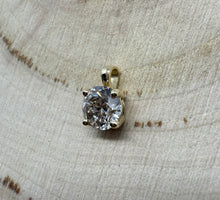 Load image into Gallery viewer, 14 ct. gold pendant with 1,00 ct. natural diamond
