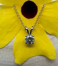 Load image into Gallery viewer, 14 ct. white gold necklace with 0,61 ct. diamond
