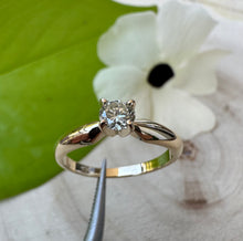 Load image into Gallery viewer, Yellow gold ring with 0,25 ct. diamond
