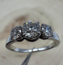 Load image into Gallery viewer, 14 ct. white gold ring with 0,77 ct. natural diamonds
