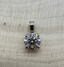 Load image into Gallery viewer, 14 ct. white gold pendant with one 0,42 ct. natural diamond
