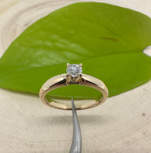 Load image into Gallery viewer, Ring in 14 ct. yellow gold with 0,25 ct. diamond
