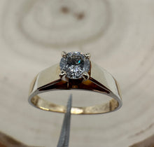 Load image into Gallery viewer, 14 ct. yellow gold ring with 0,28 ct. diamond
