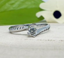 Load image into Gallery viewer, 14 ct. white gold ring with 0,27 tcw. diamonds
