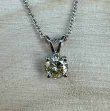 Load image into Gallery viewer, Diamond necklace in 14 ct. white gold with one 0,48 ct. natural diamond
