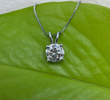 Load image into Gallery viewer, 14 ct. white gold necklace with 1,27 ct. diamond
