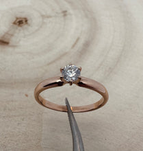 Load image into Gallery viewer, Ring in 14 ct. pink gold with 0,26 ct. diamond
