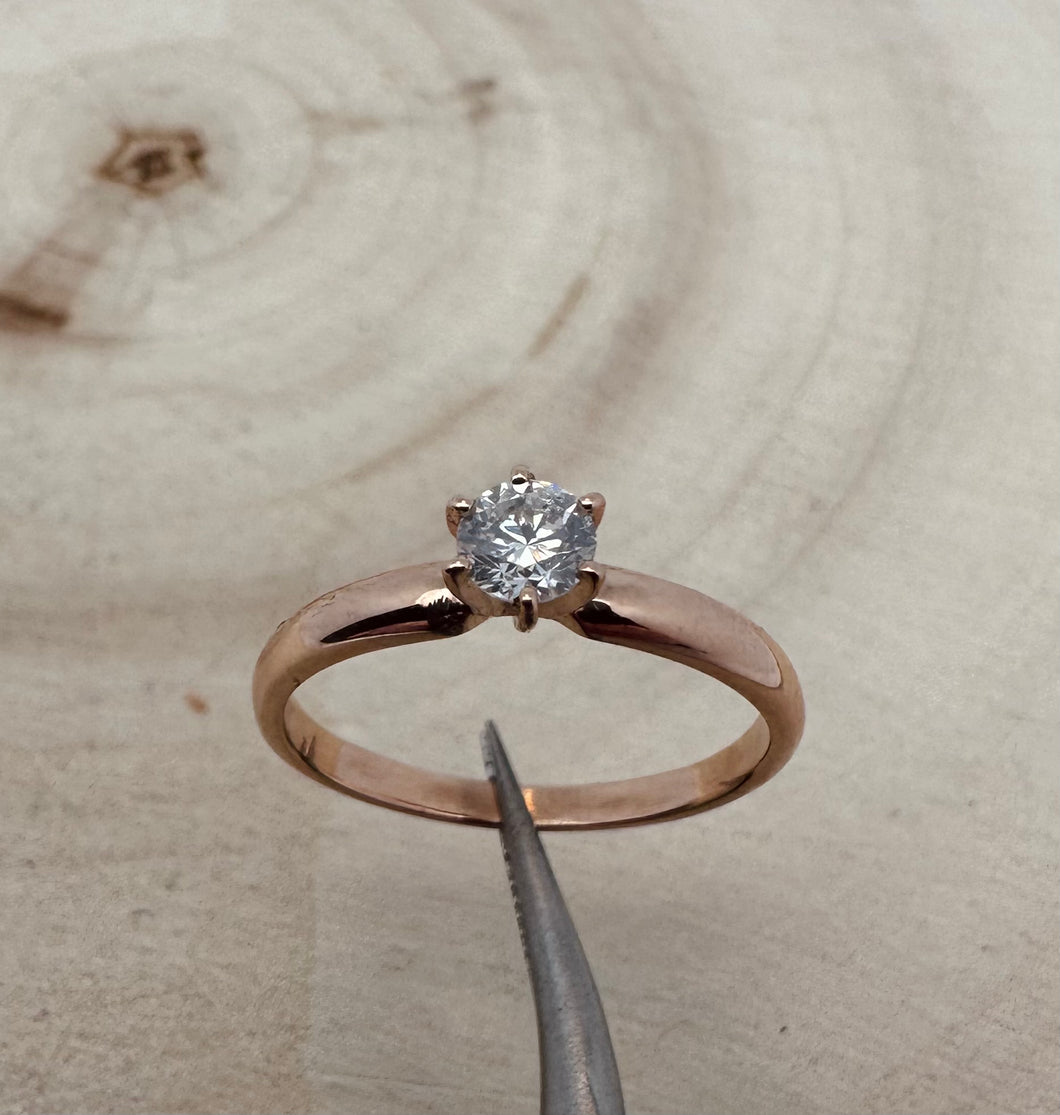 Ring in 14 ct. pink gold with 0,26 ct. diamond