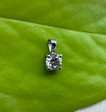 Load image into Gallery viewer, 14 ct. white gold pendant with one 0,41 ct. natural diamond
