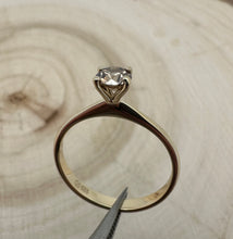 Load image into Gallery viewer, 14 ct. gold ring with 0,41 ct. diamond
