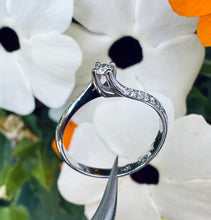 Load image into Gallery viewer, 14 ct. white gold ring with 0,27 tcw. diamonds
