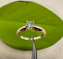 Load image into Gallery viewer, Yellow gold ring with 0,25 ct. diamond
