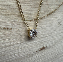 Load image into Gallery viewer, 14 ct. gold chain with 0,45 ct. natural diamond
