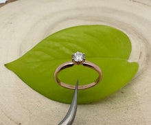 Load image into Gallery viewer, Ring in 14 ct. pink gold with 0,26 ct. diamond
