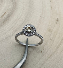 Load image into Gallery viewer, Halo ring in 14 ct. white gold with 0,48 tcw. diamonds
