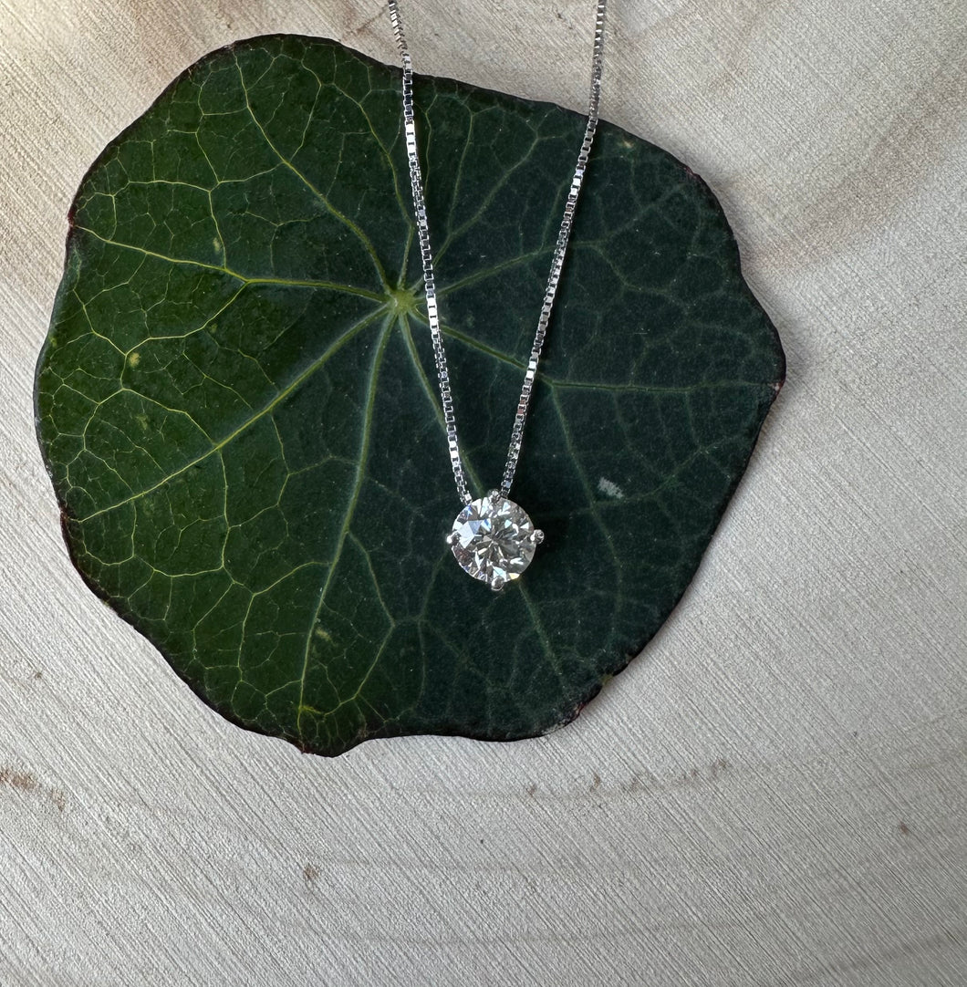 Necklace in 14 ct. white gold with a stunning 0,63 ct. diamond