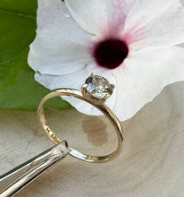 Load image into Gallery viewer, 14 ct. gold ring with 0,50 ct. natural diamond
