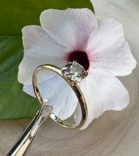 Load image into Gallery viewer, 14 ct. gold ring with 0,50 ct. natural diamond
