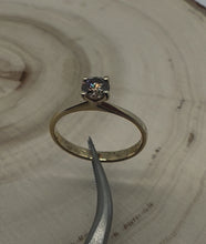 Load and play video in Gallery viewer, 14 ct. gold ring with 0,41 ct. diamond
